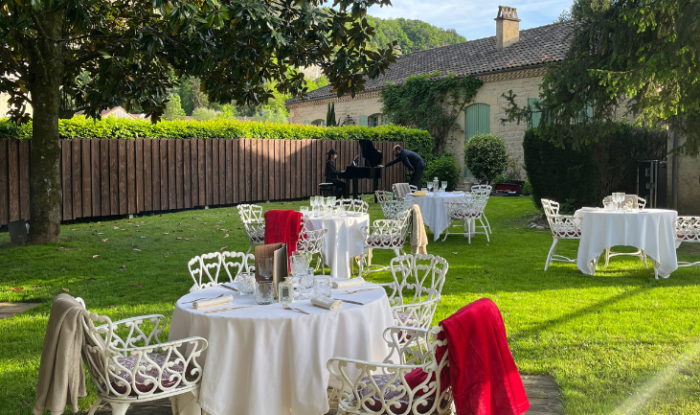 Bistro Chez Chloé Le Centenaire Les Eyzies Dordogne Dordogne Jardin - terrasse